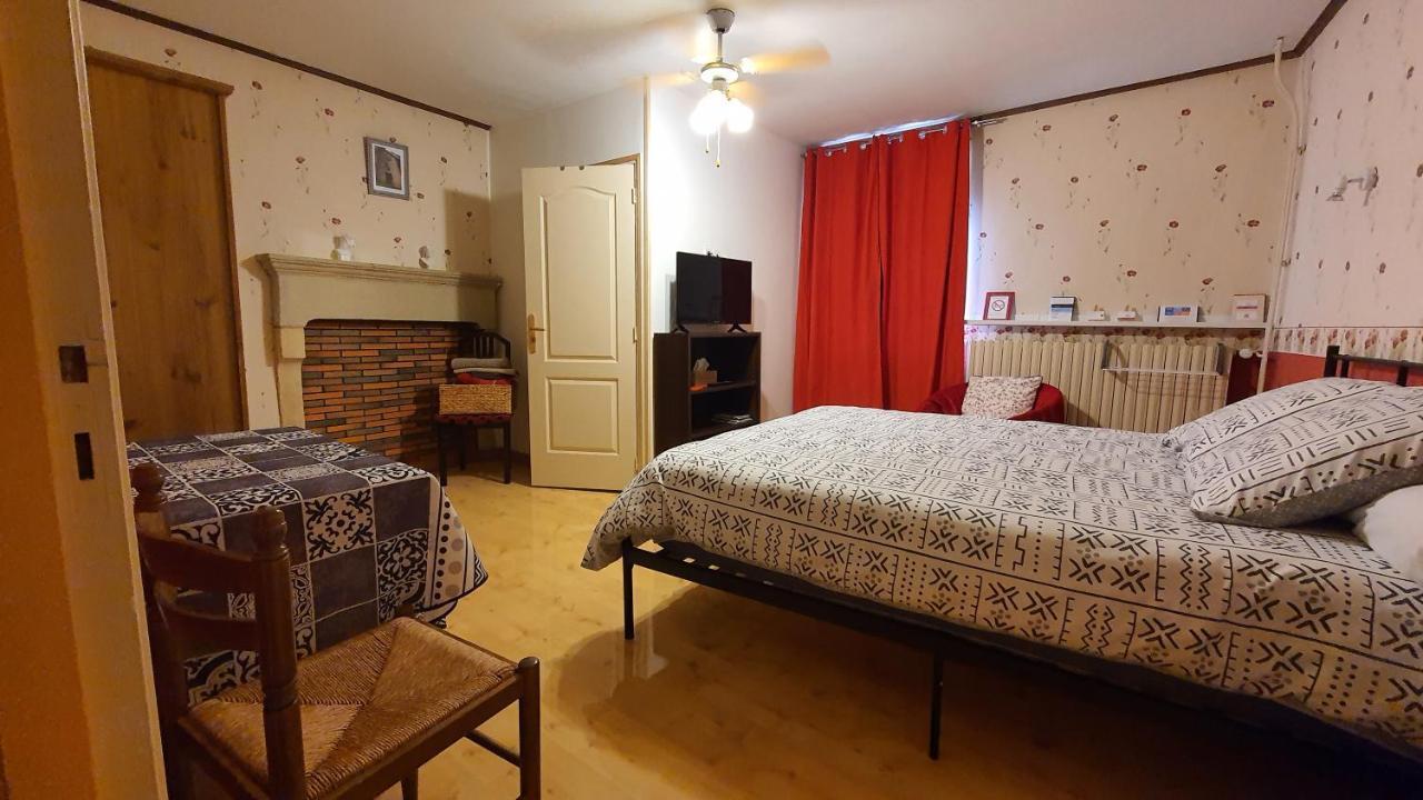 Anchenoncourt-et-Chazel La Grange Des Roches Roses Bed & Breakfast 部屋 写真
