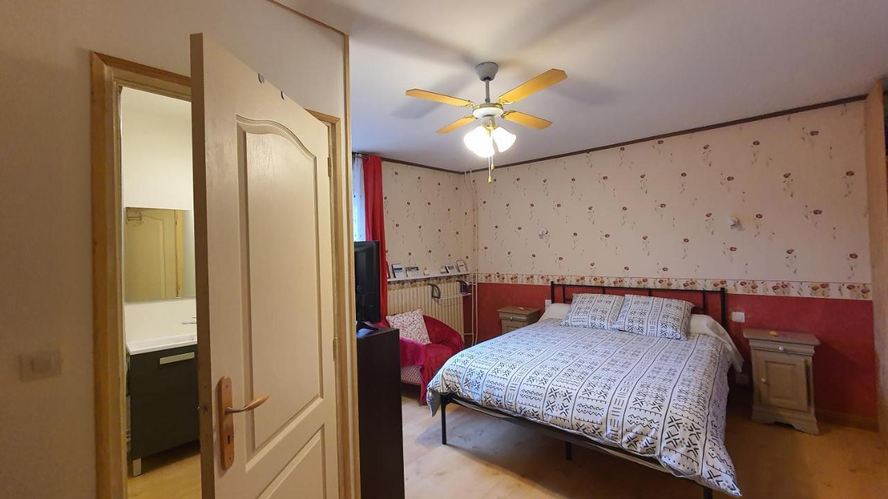 Anchenoncourt-et-Chazel La Grange Des Roches Roses Bed & Breakfast エクステリア 写真